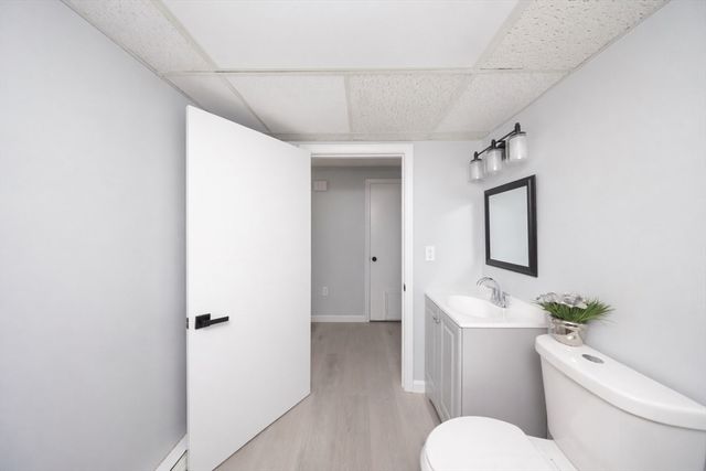 128 Wildwood Ave, Worcester, MA 01603