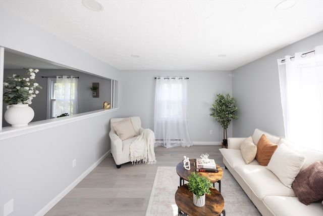 128 Wildwood Ave, Worcester, MA 01603