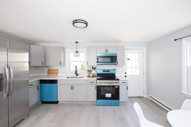 128 Wildwood Ave, Worcester, MA 01603