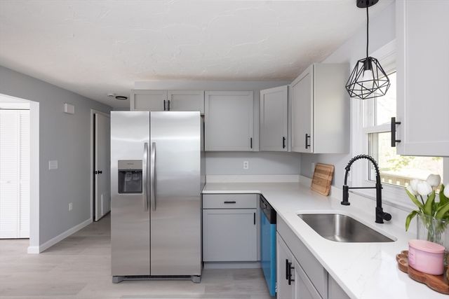 128 Wildwood Ave, Worcester, MA 01603