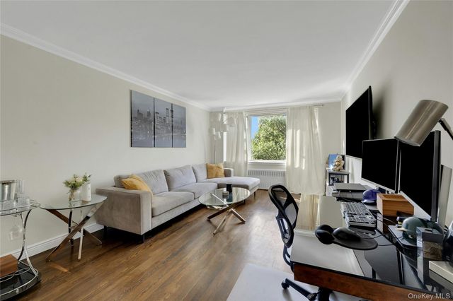 30 N Broadway 5E, White Plains, NY 10601