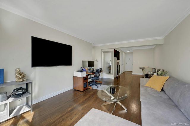 30 N Broadway 5E, White Plains, NY 10601