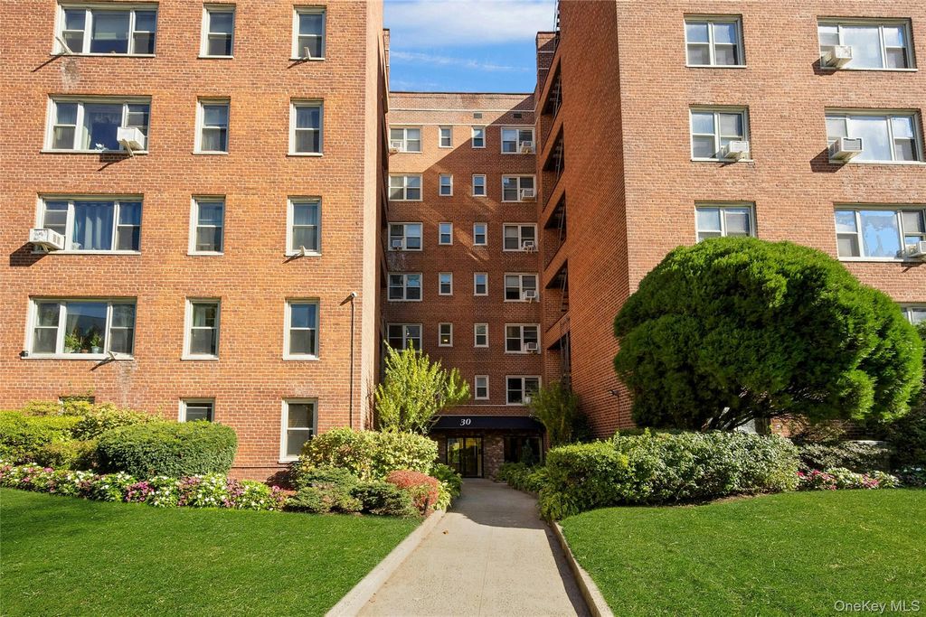 30 N Broadway 5E, White Plains, NY 10601