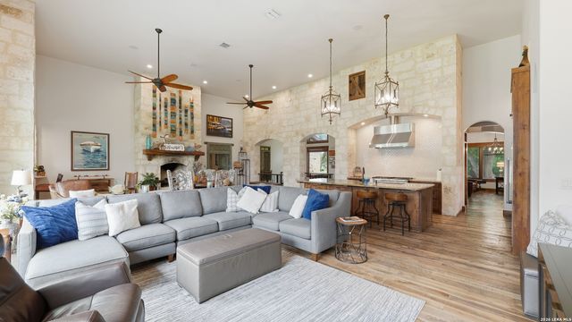 308 Paseo Del Rio, Seguin, TX 78155