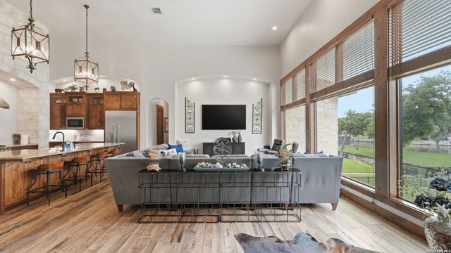 308 Paseo Del Rio, Seguin, TX 78155