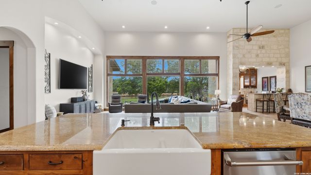 308 Paseo Del Rio, Seguin, TX 78155