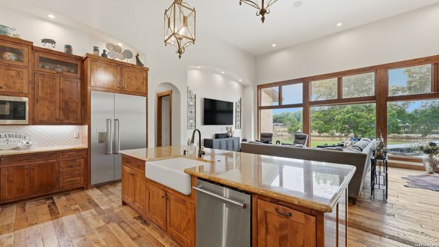308 Paseo Del Rio, Seguin, TX 78155