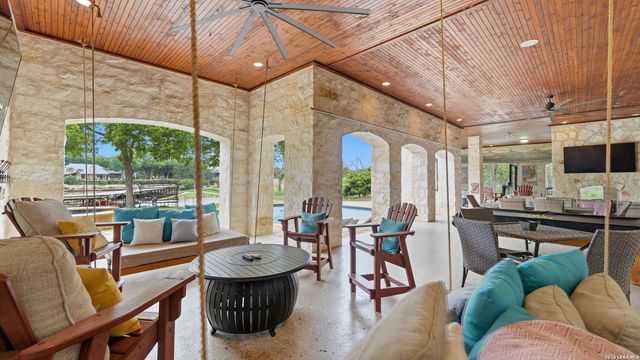 308 Paseo Del Rio, Seguin, TX 78155
