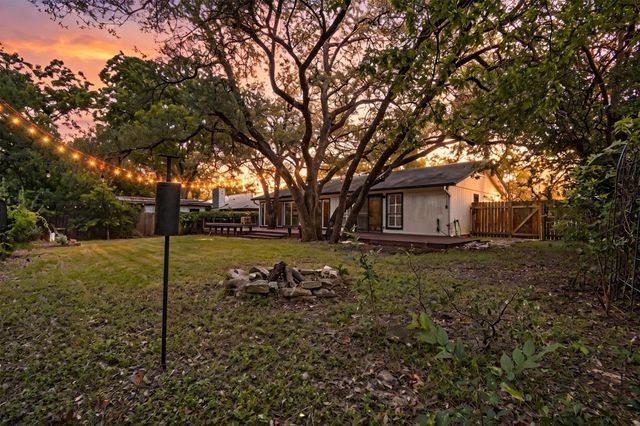 9002 Bubbling Springs TRL, Austin, TX 78729