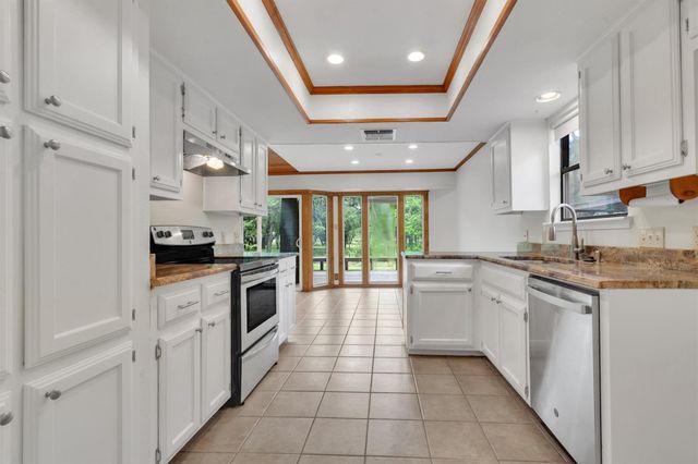 9002 Bubbling Springs TRL, Austin, TX 78729