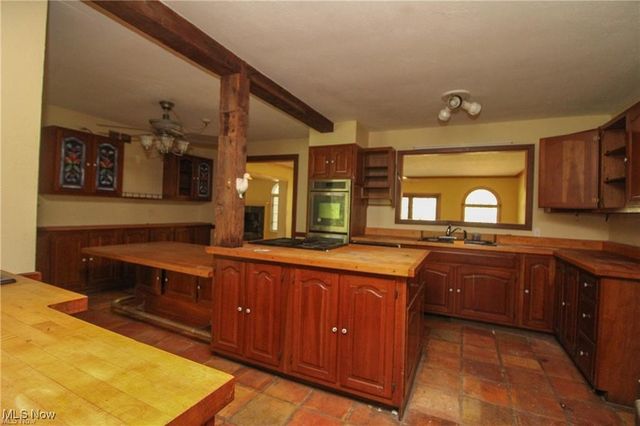 5683 Chestnut Ridge Road, Hubbard, OH 44425