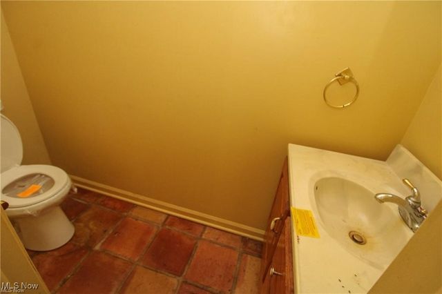 5683 Chestnut Ridge Road, Hubbard, OH 44425