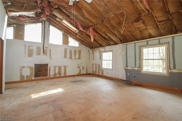 5683 Chestnut Ridge Road, Hubbard, OH 44425