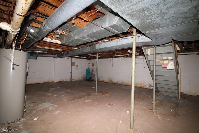 5683 Chestnut Ridge Road, Hubbard, OH 44425