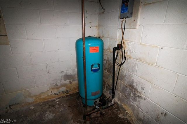 5683 Chestnut Ridge Road, Hubbard, OH 44425