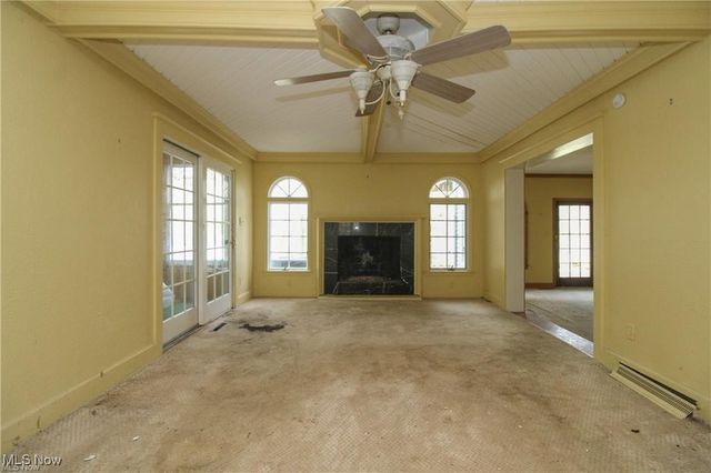 5683 Chestnut Ridge Road, Hubbard, OH 44425