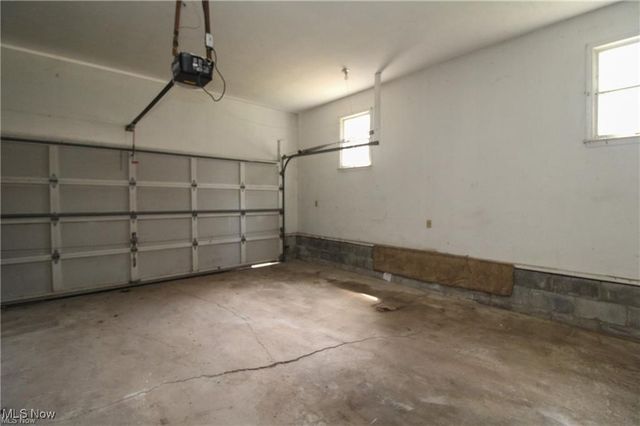 5683 Chestnut Ridge Road, Hubbard, OH 44425