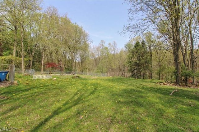 5683 Chestnut Ridge Road, Hubbard, OH 44425