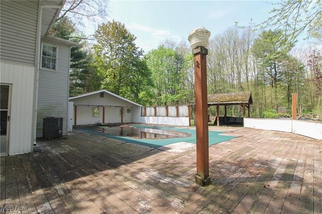 5683 Chestnut Ridge Road, Hubbard, OH 44425