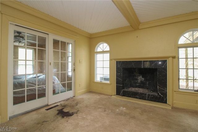 5683 Chestnut Ridge Road, Hubbard, OH 44425