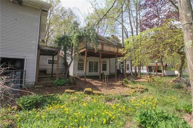 5683 Chestnut Ridge Road, Hubbard, OH 44425