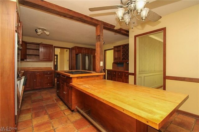 5683 Chestnut Ridge Road, Hubbard, OH 44425