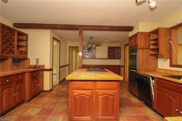 5683 Chestnut Ridge Road, Hubbard, OH 44425