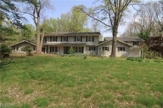 5683 Chestnut Ridge Road, Hubbard, OH 44425