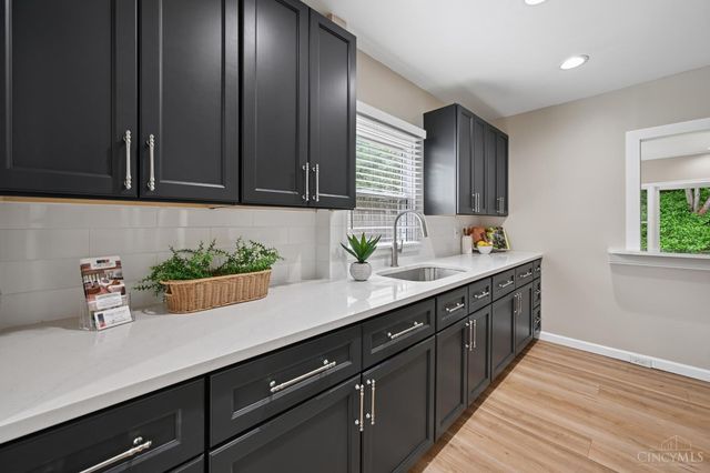 3395 Ault View Avenue, Cincinnati, OH 45208