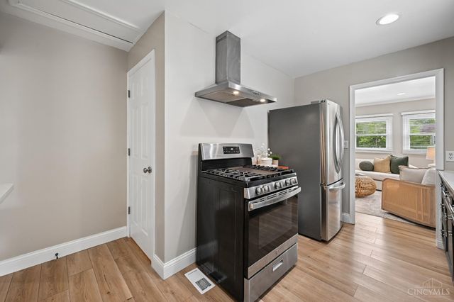 3395 Ault View Avenue, Cincinnati, OH 45208