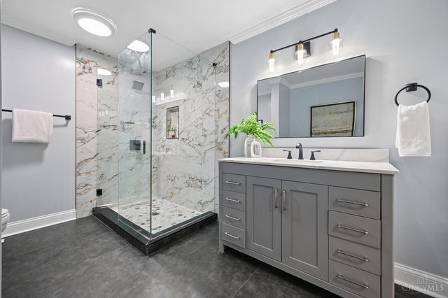 3395 Ault View Avenue, Cincinnati, OH 45208