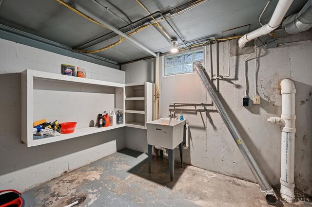 3395 Ault View Avenue, Cincinnati, OH 45208