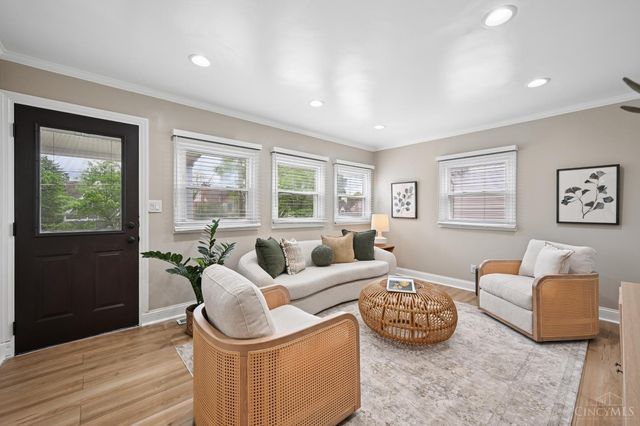 3395 Ault View Avenue, Cincinnati, OH 45208