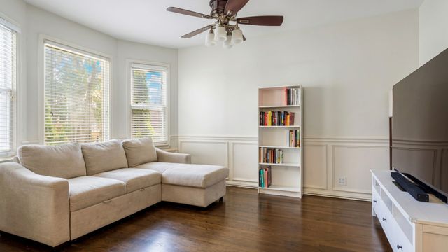 4738 N Springfield Avenue, Chicago, IL 60625