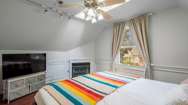 4738 N Springfield Avenue, Chicago, IL 60625
