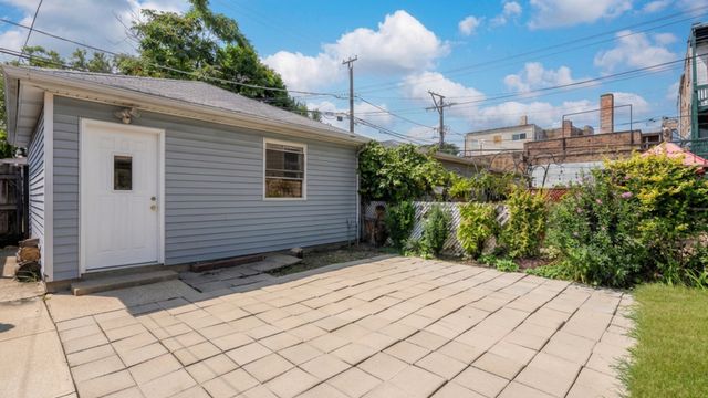 4738 N Springfield Avenue, Chicago, IL 60625