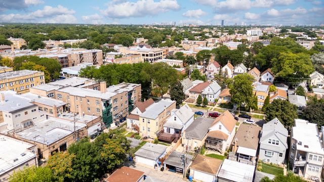 4738 N Springfield Avenue, Chicago, IL 60625