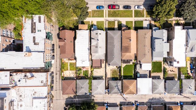 4738 N Springfield Avenue, Chicago, IL 60625