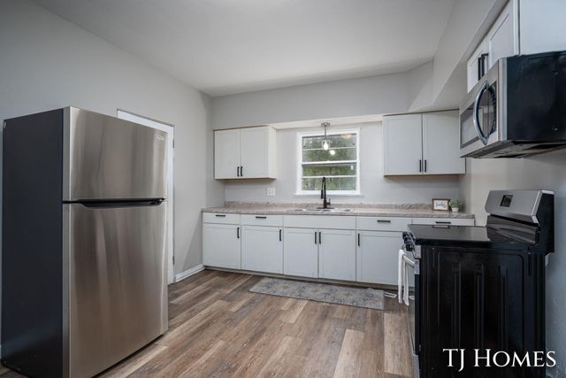 1468 Jiroch Street, Muskegon, MI 49442