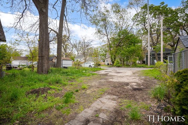 1468 Jiroch Street, Muskegon, MI 49442