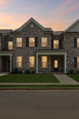 2845 Suzanne Landon Dr, Murfreesboro, TN 37130
