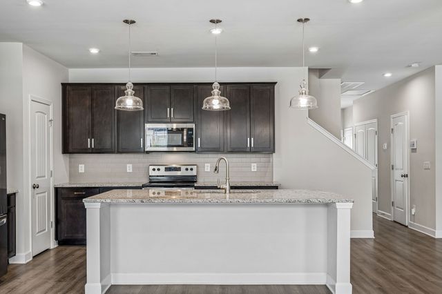 2845 Suzanne Landon Dr, Murfreesboro, TN 37130