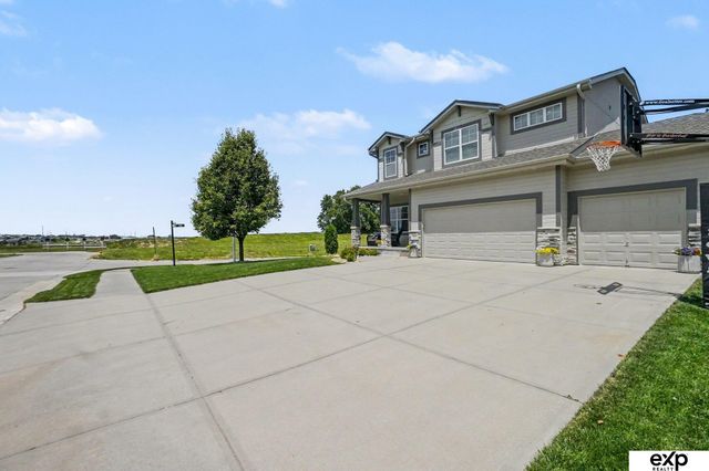 17022 Centennial Road, Omaha, NE 68136