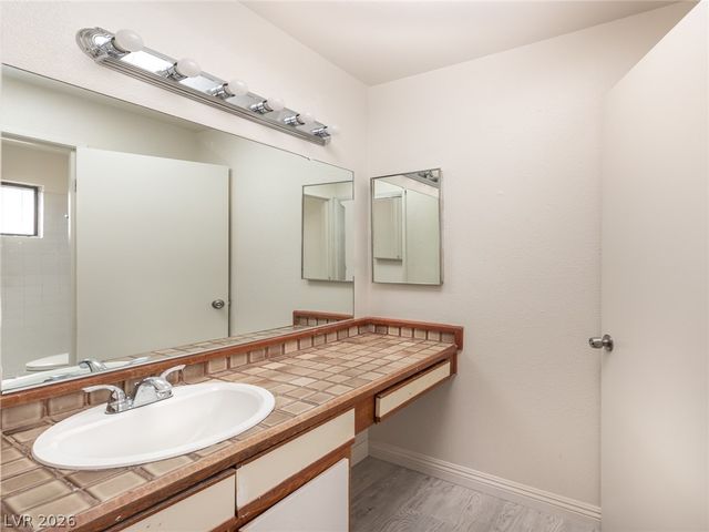 2080 Karen Avenue B63, Las Vegas, NV 89169