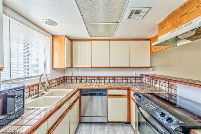 2080 Karen Avenue B63, Las Vegas, NV 89169