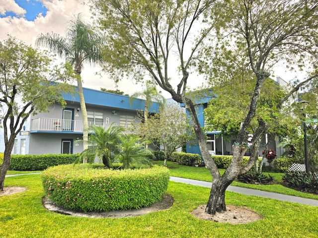 719 Flanders O, Delray Beach, FL 33484