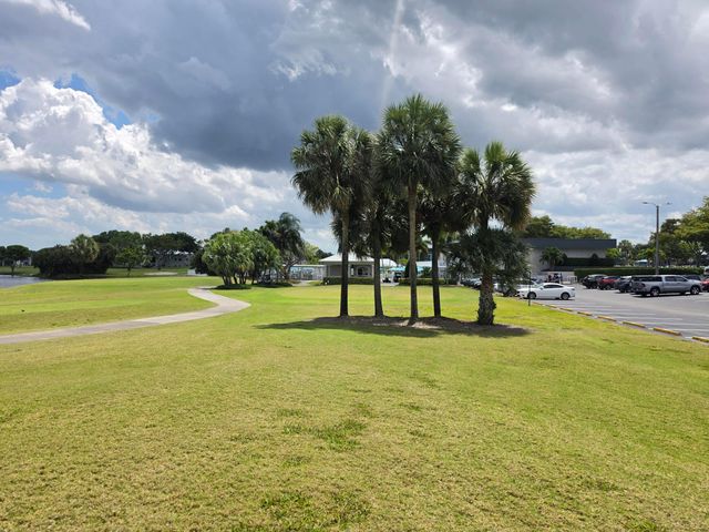 719 Flanders O, Delray Beach, FL 33484