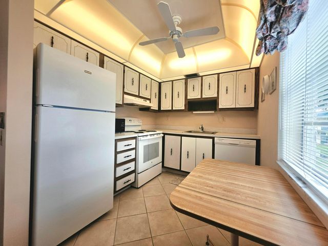 719 Flanders O, Delray Beach, FL 33484