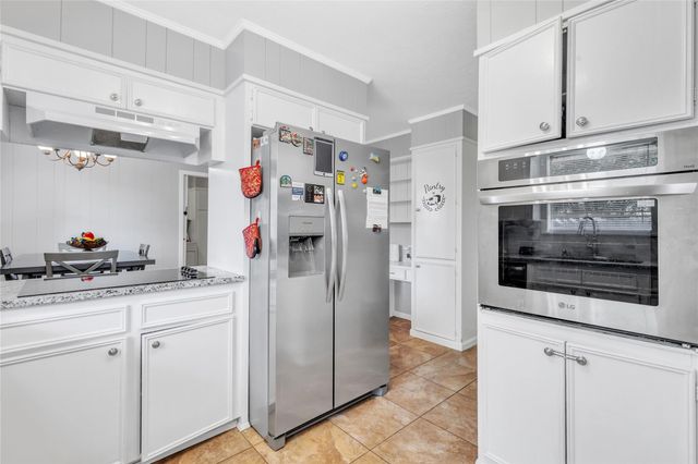 2207 Mockingbird Lane, Baytown, TX 77520