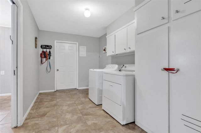 2207 Mockingbird Lane, Baytown, TX 77520